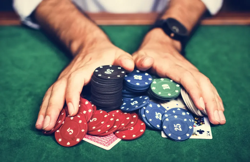 Poker Là Gì Và Tại Sao Lại Lôi Cuốn đến Vậy